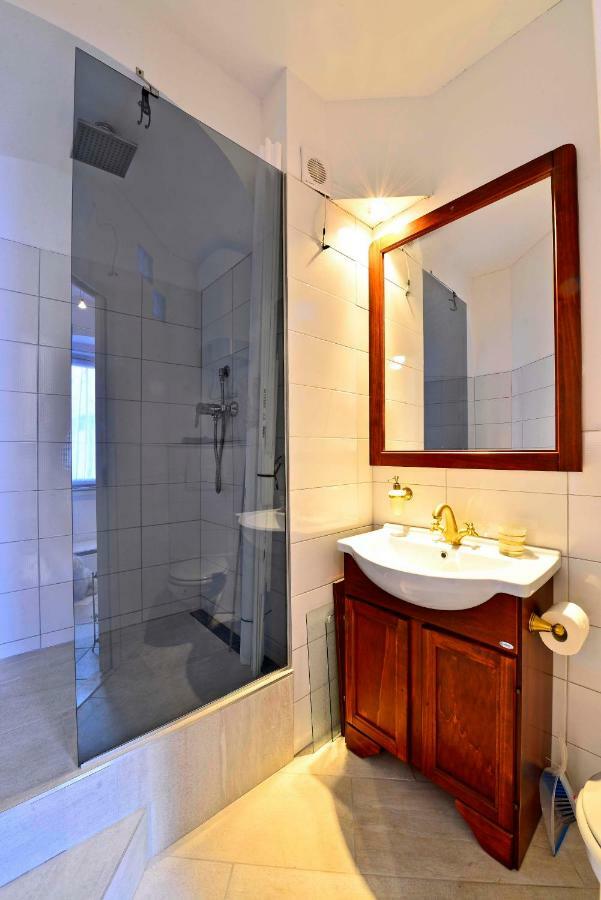 Romantic Rooms Gena Trogir Bagian luar foto